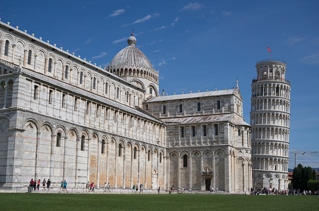 pisa piazza dei miracoli