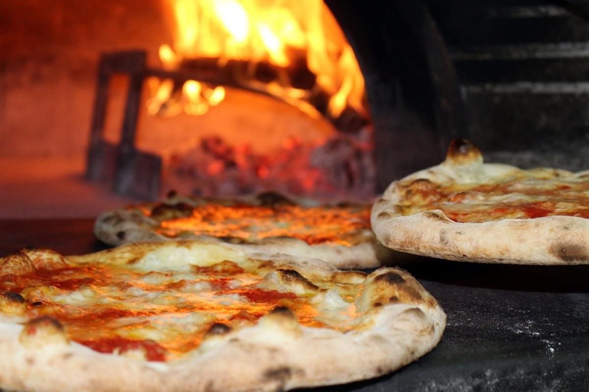 pizza al forno a legna 1