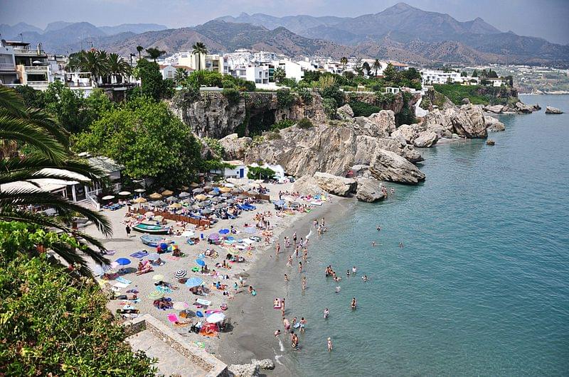 playa de calahonda nerja