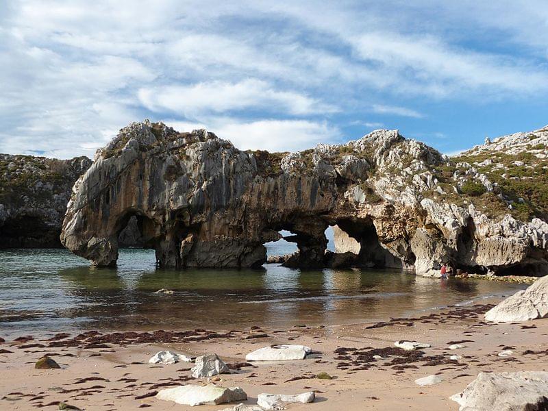 playa de cuevas del mar