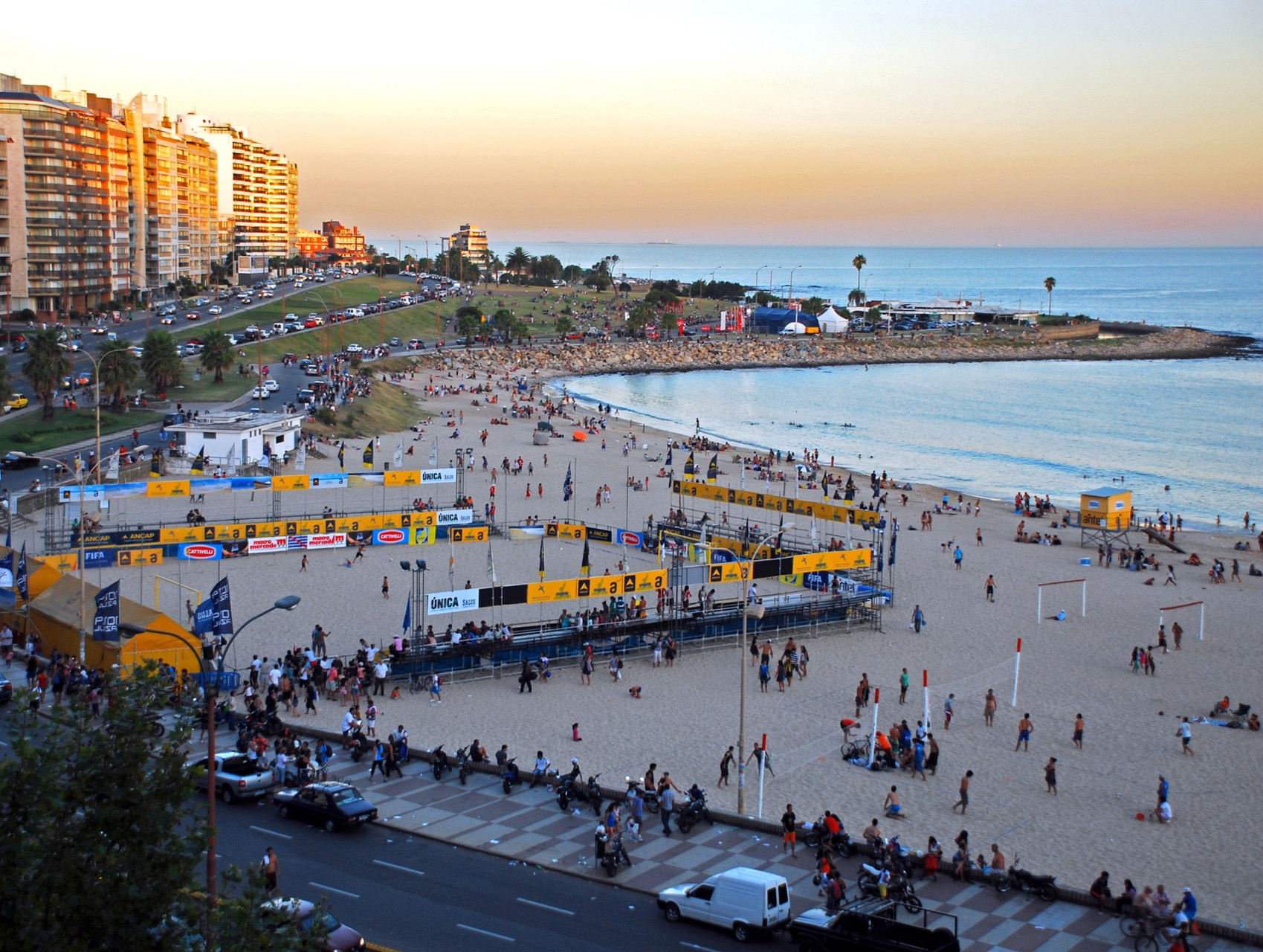 playa pocitos montevideo panoramio