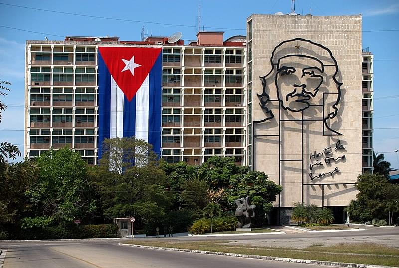 plaza de la revolucion che guevara wall monument