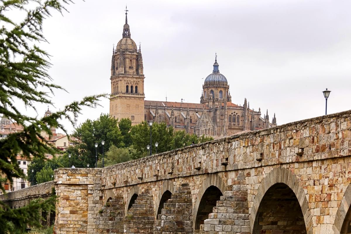 ponte cattedrale architettura