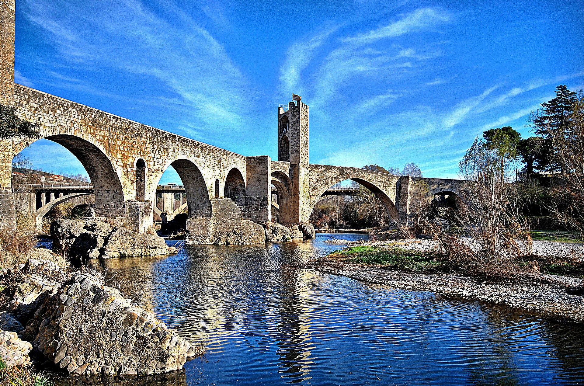 pontmedieval besalu 7