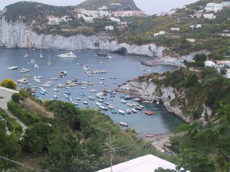 spiaggia cala feola isola di ponza