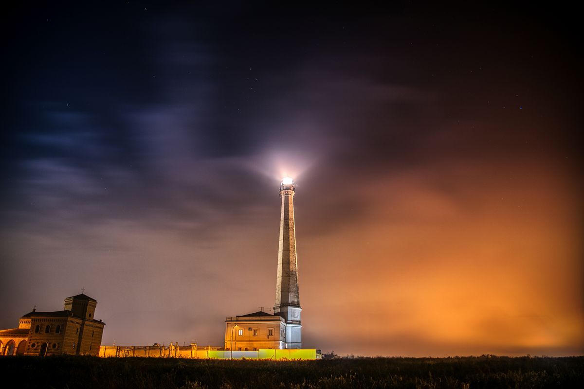 porto vasto faro punta penna - foto di roberto chiarizia