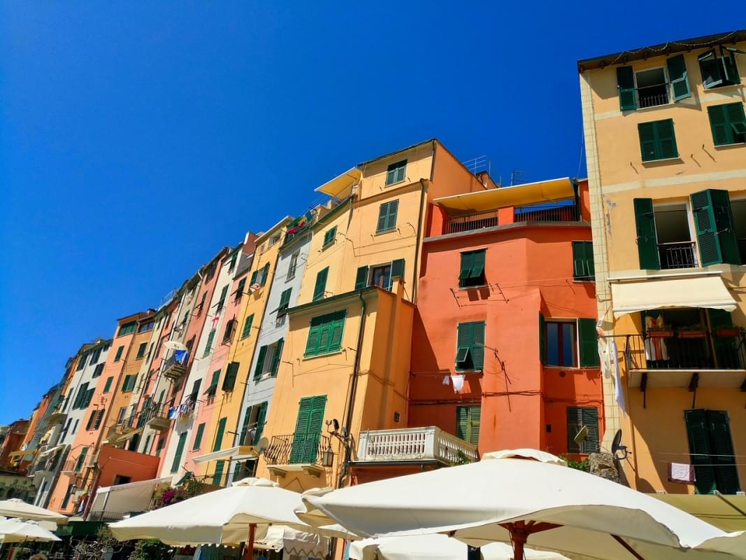 portovenere case colorate terrazza 1