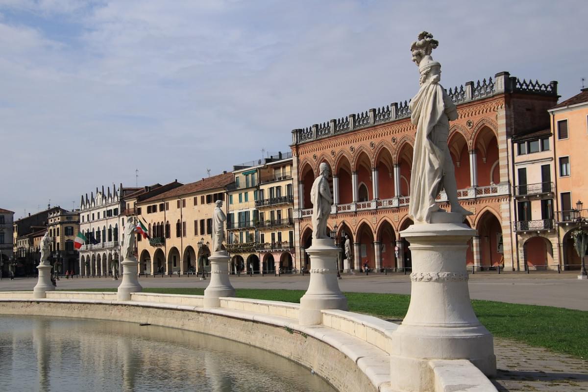 prato della valle italia parco