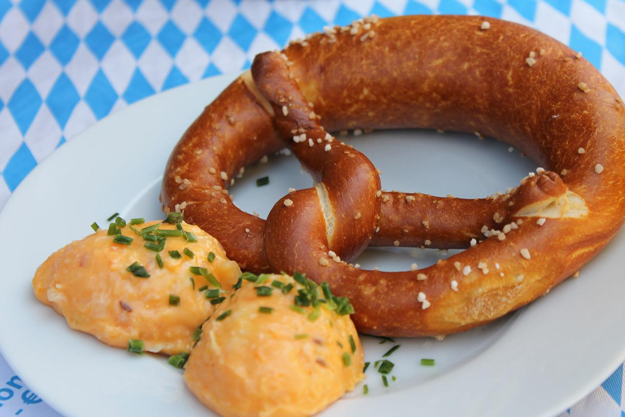 pretzel baviera obatzda cibo
