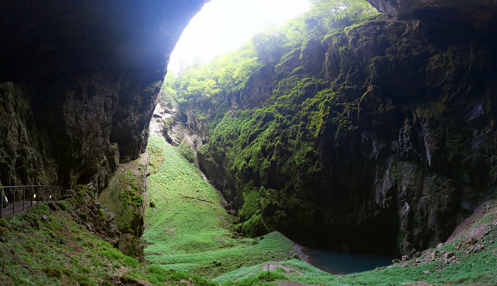 propast macocha 138 m panorama