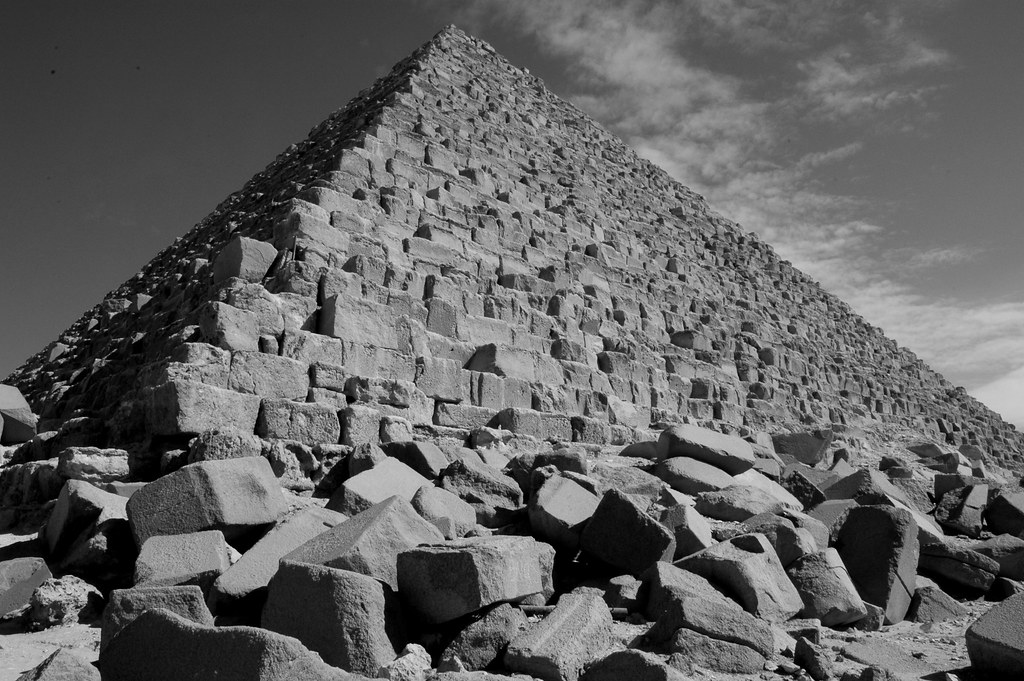 4 piramide di micerino