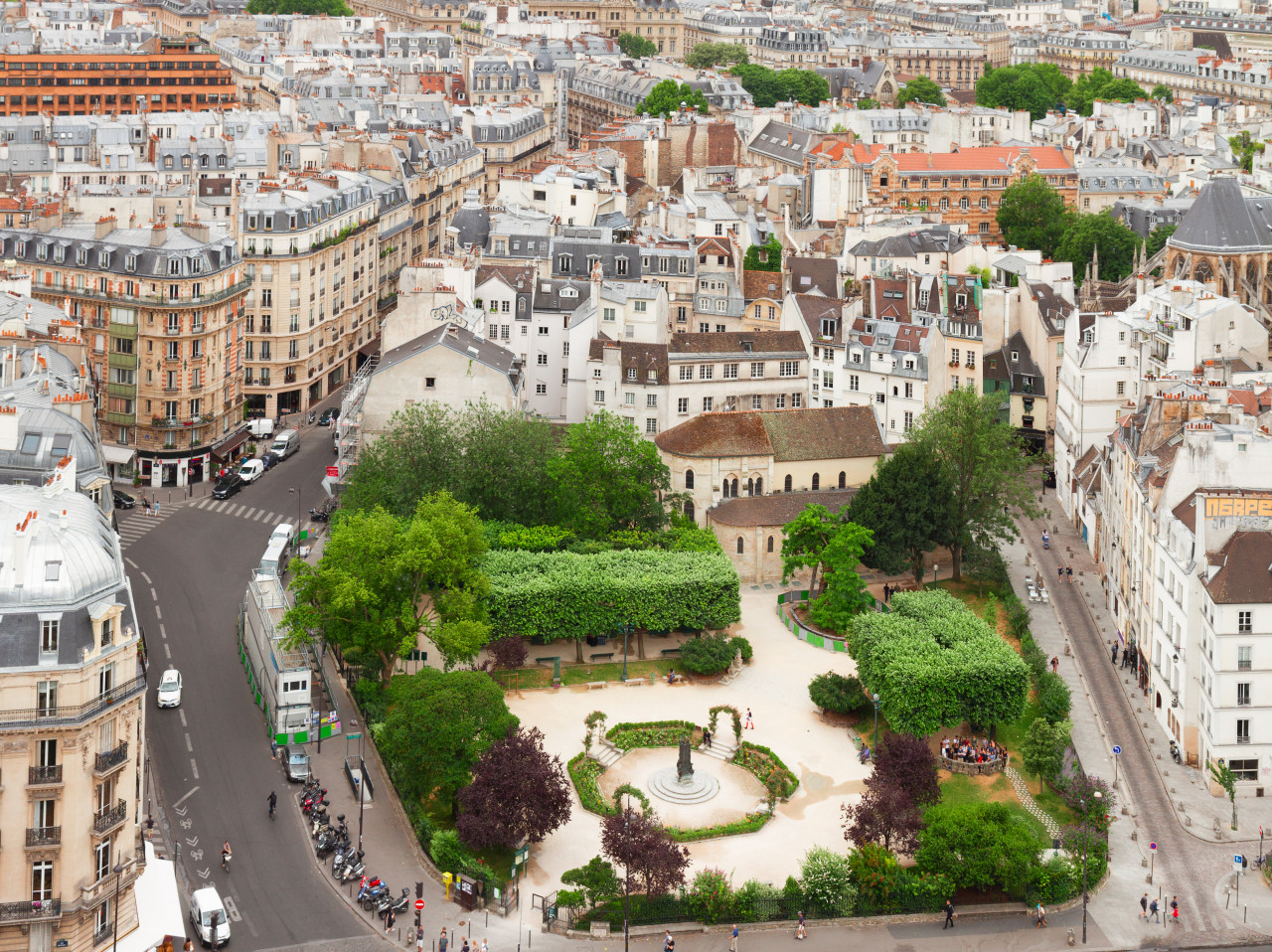 quartier latin paris from france