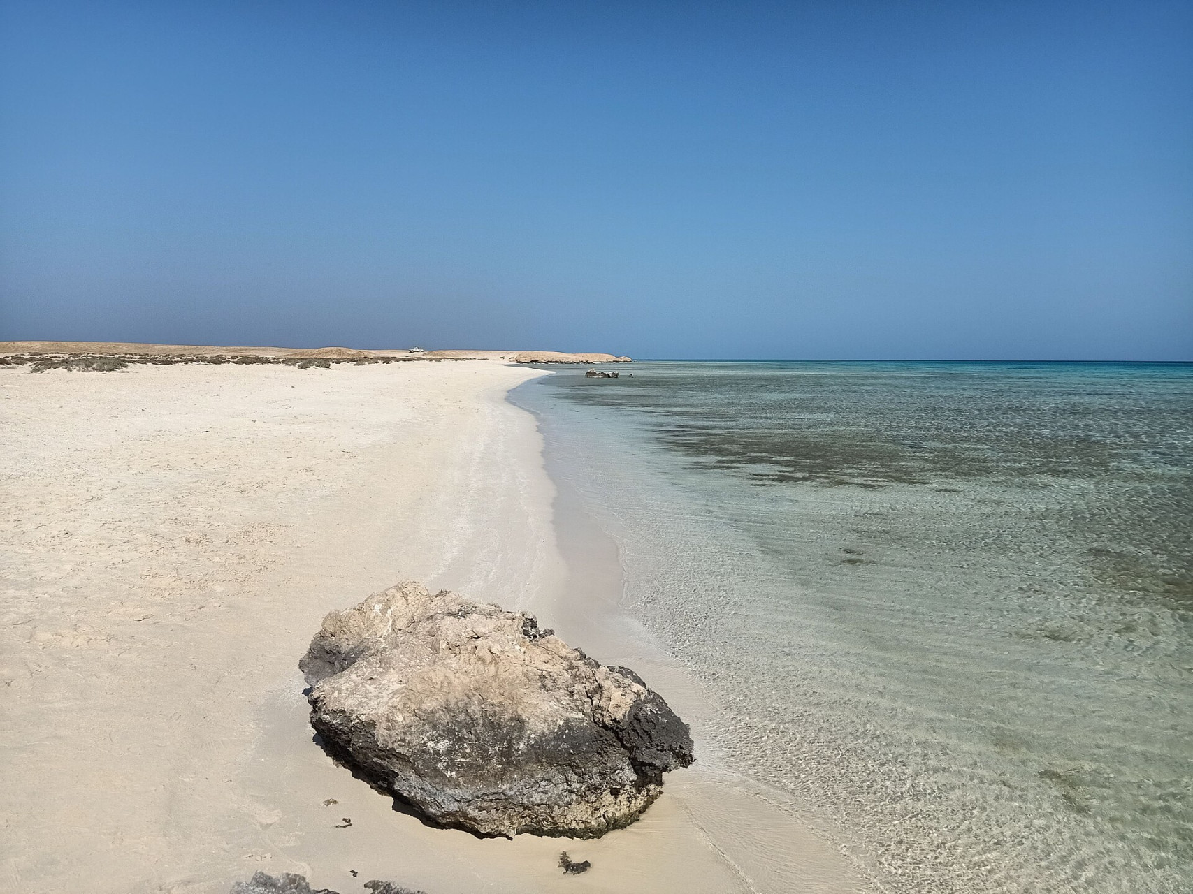 Qulaan Beach nel Parco di Wadi el Gemal con mangrovie