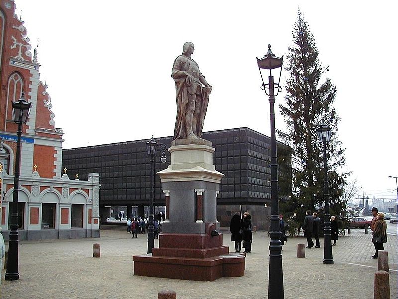 rīga rolanda statuja pie melngalvju nama 1999 12 10
