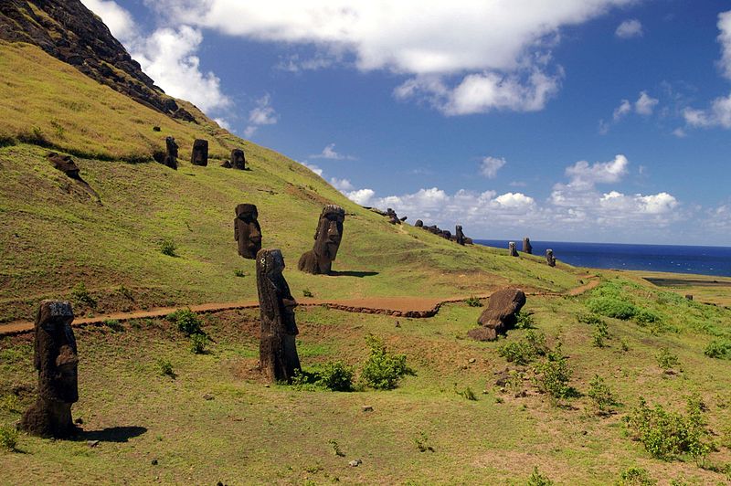 rano raraku quarry