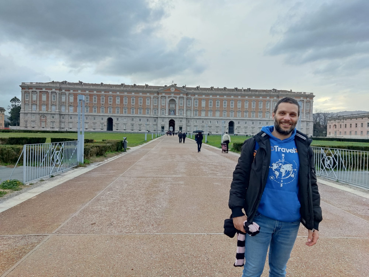 reggia di caserta viale ingresso