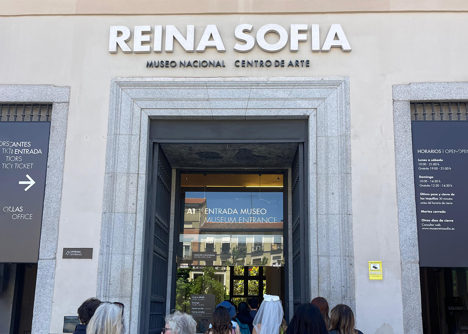 reina sofiaesterno 1