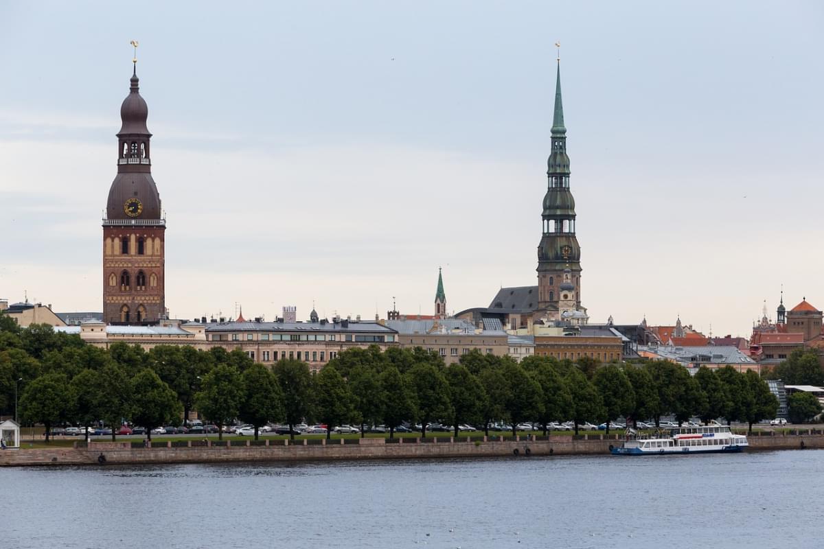 riga quay lettonia fiume daugava