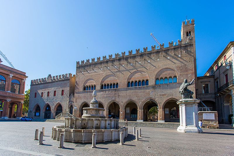 rimini piazza cavour fontana della pigna 2 1