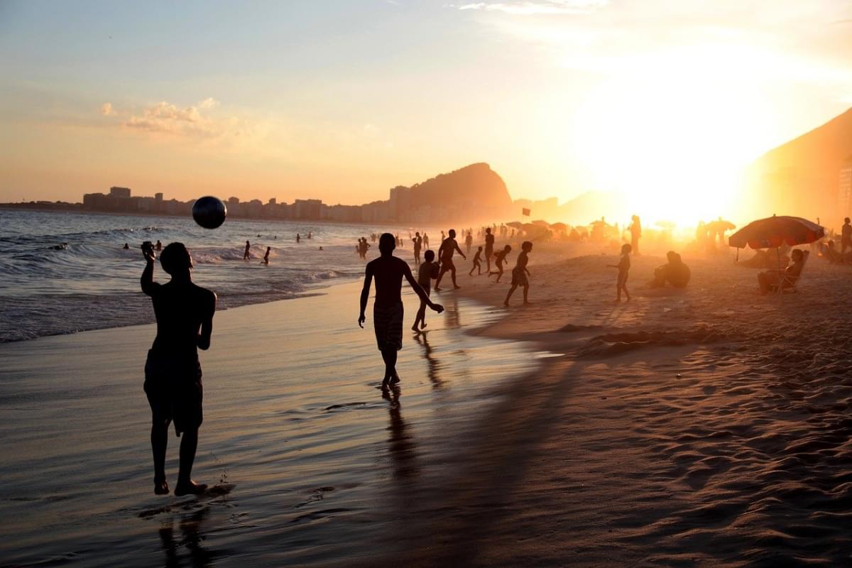 rio brasil persone calcio beach