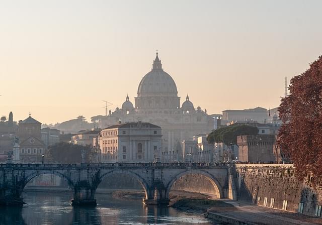 roma panorama al tramonto sul tevere