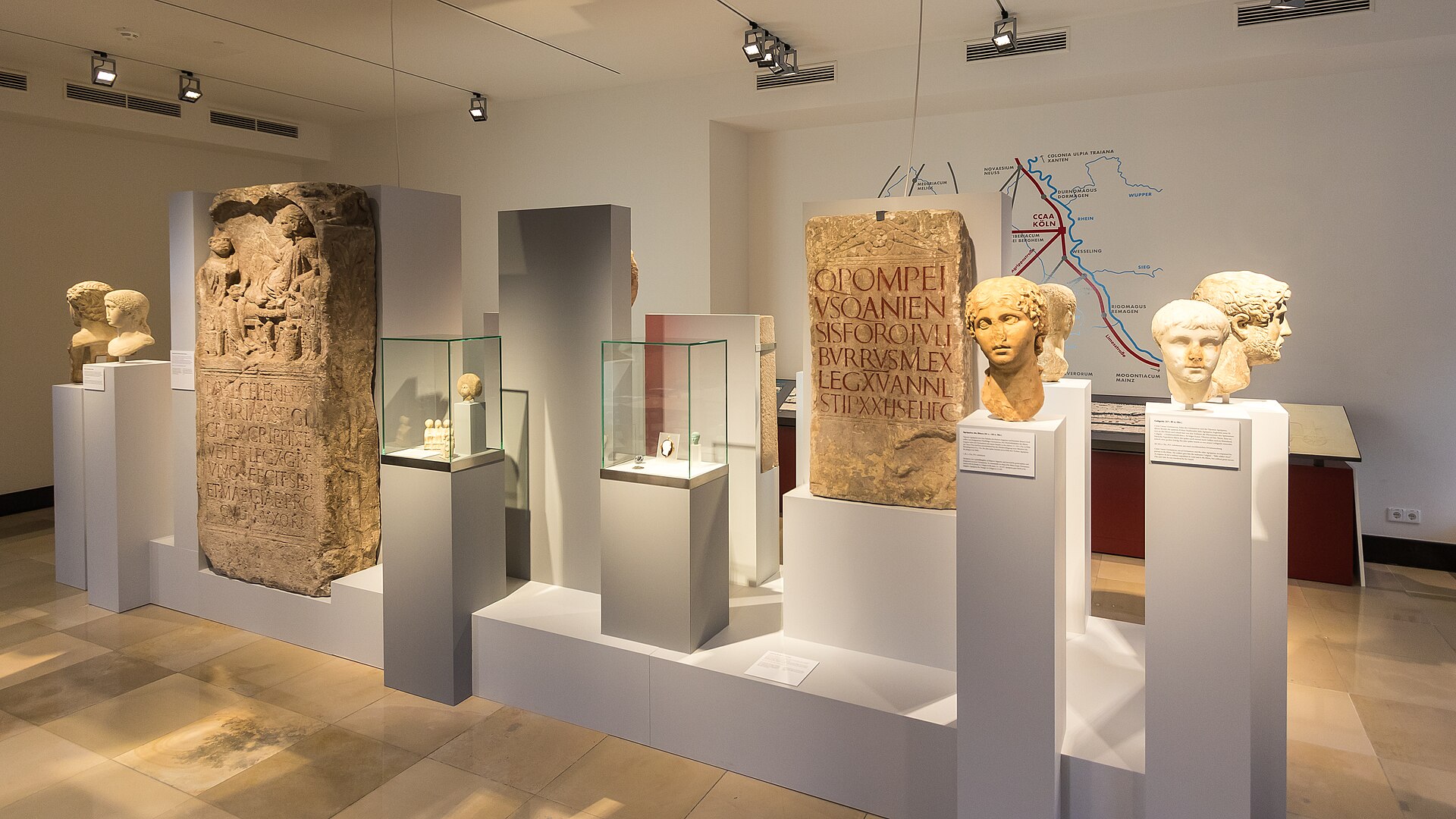 romisch germanisches museum di Colonia con reperti romani antichi