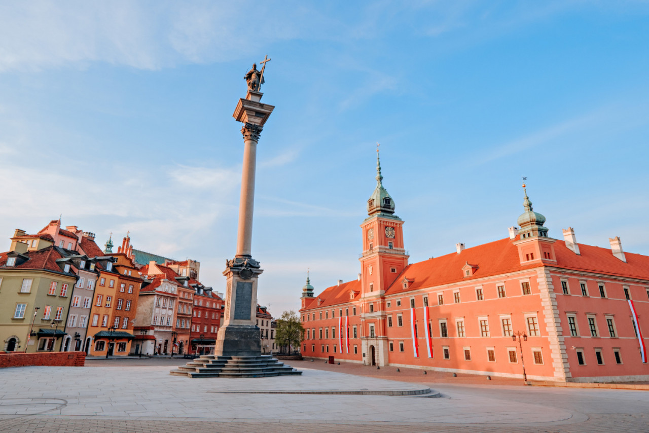 royal castle sigismund s column old town warsaw poland