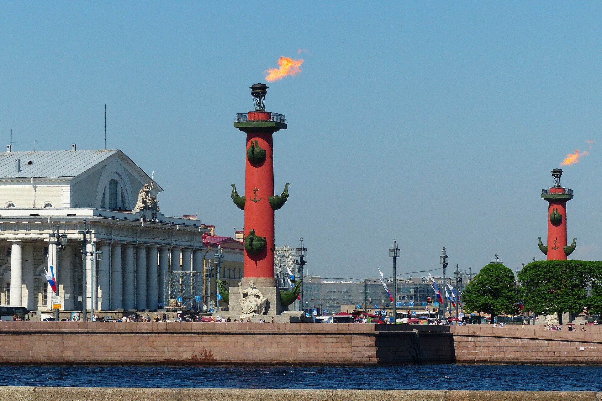 russland st petersburg rostrasaulen