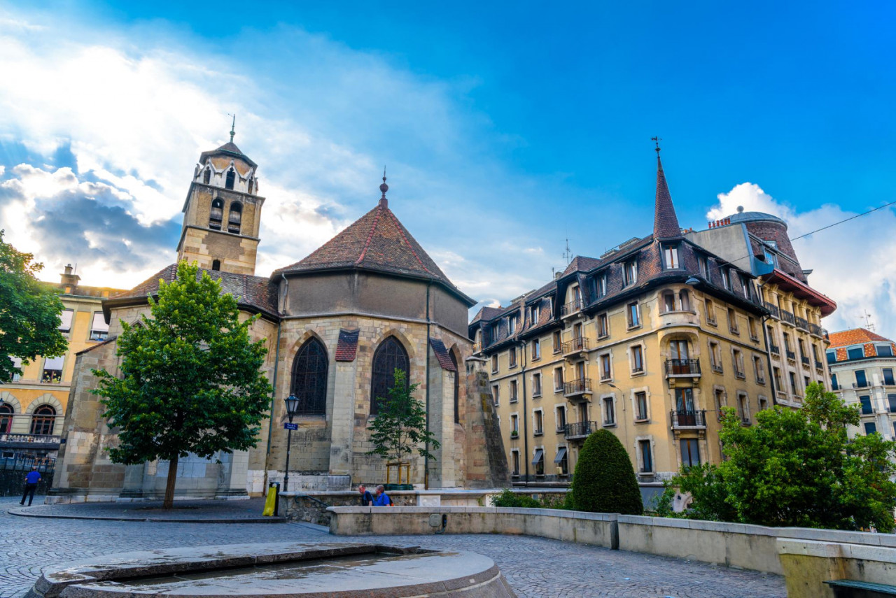 saint st pierre cathedral center geneva switzerland