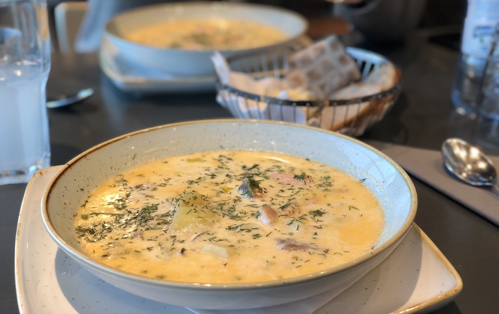 salmon soup lohikeitto