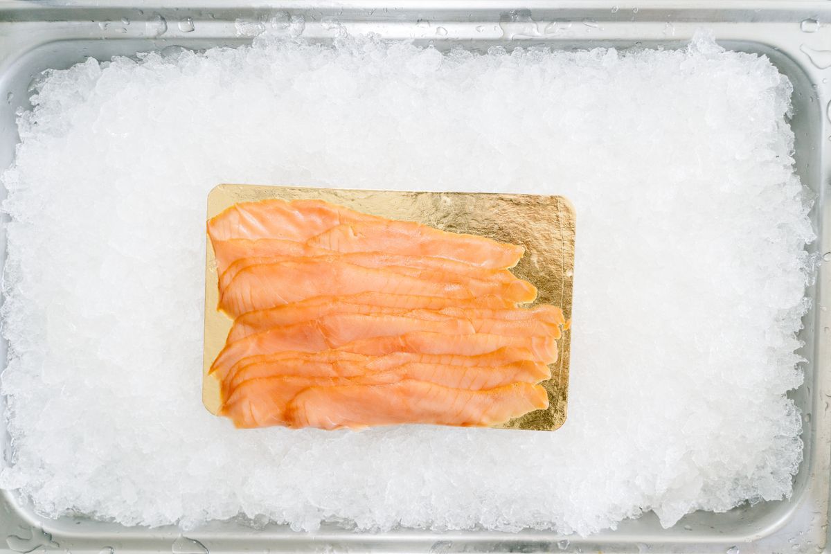 salmone affumicato scozzese inverness - foto di deane bayas