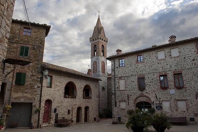 san gusme piazza castello