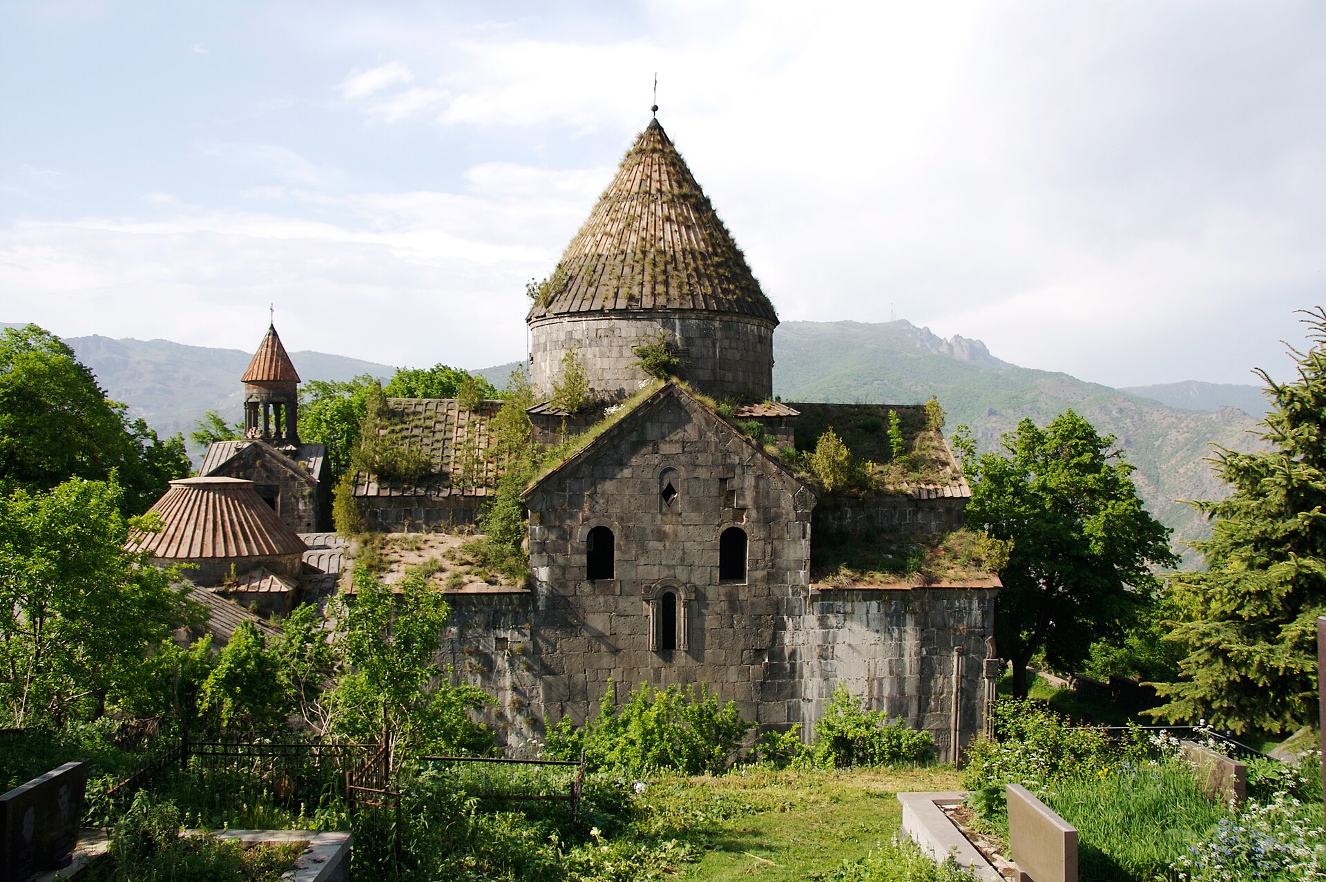 sanahin external view