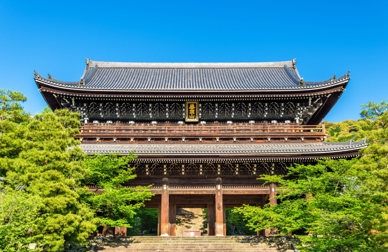 sanmon gate chion temple kyoto japan