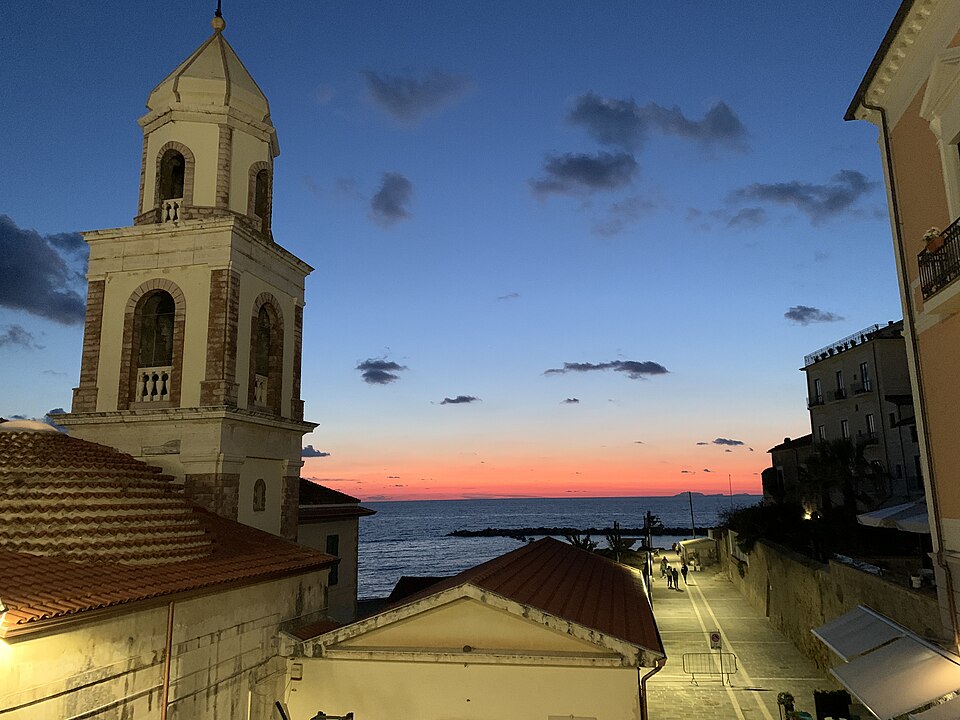 santa maria di castellabate da piazza lucia
