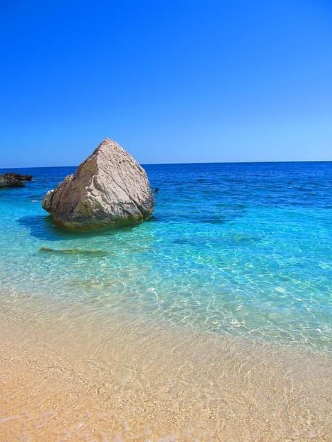 sardegna cala mariolu mare acqua