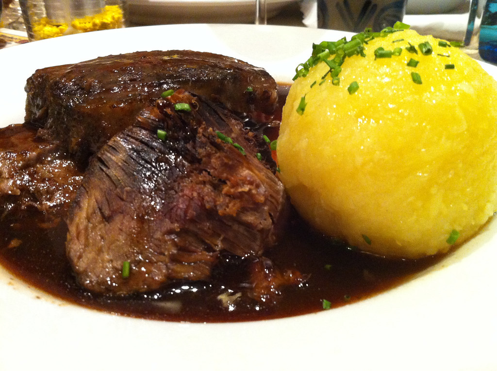 sauerbraten und kna del