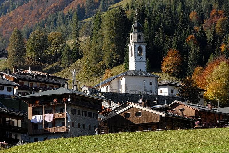 sauris di sotto in autunno