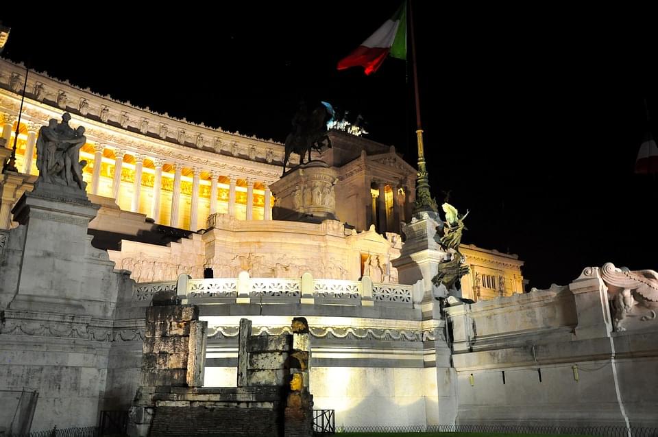 scorcio notturno del vittoriano