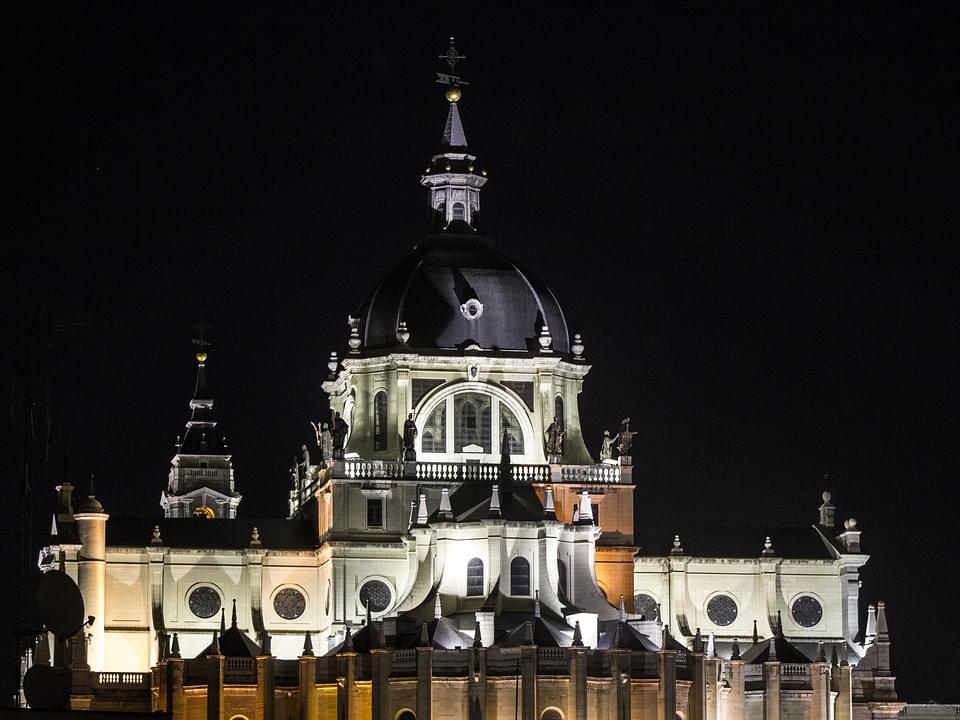 scorcio notturno della cattedrale