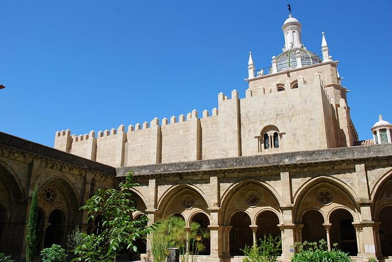 se velha de coimbra claustro