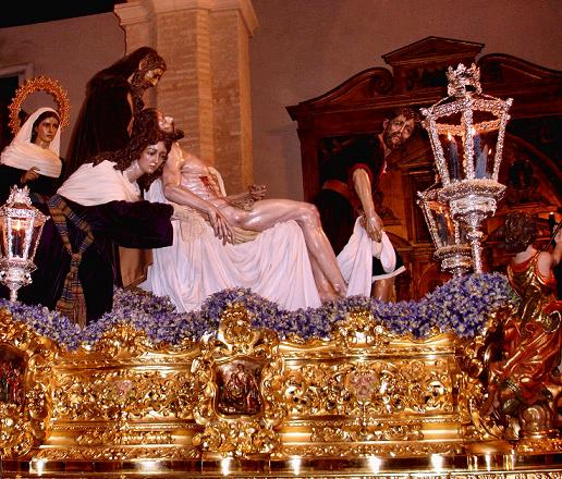 processione di Cristo nella cattedrale di Siviglia