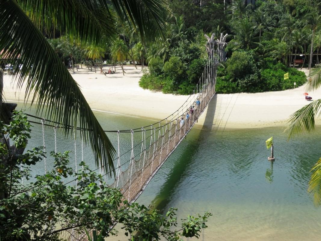 sentosa spiaggia singapore 3