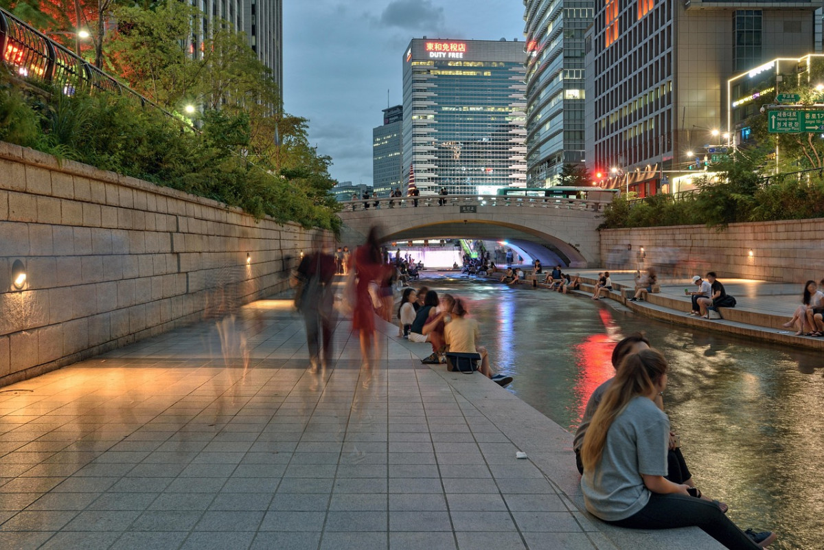 seoul cheonggyecheon stream 1