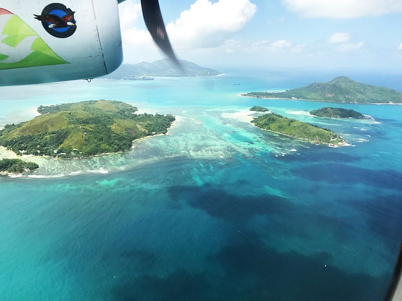 seychellen insel cerf flug