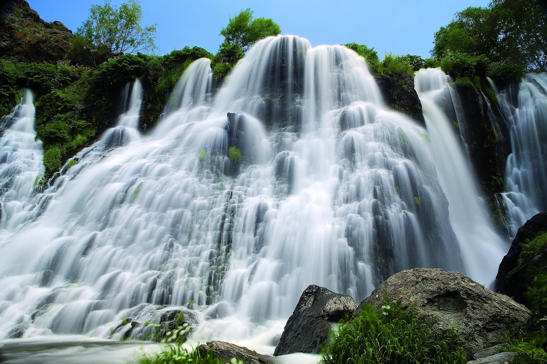 shakiwaterfall2