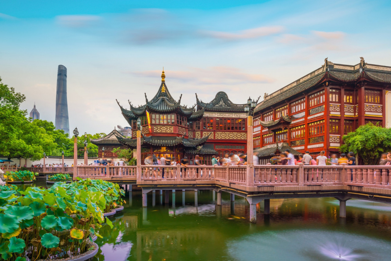 shanghai china view traditional yuyuan garden district twilight