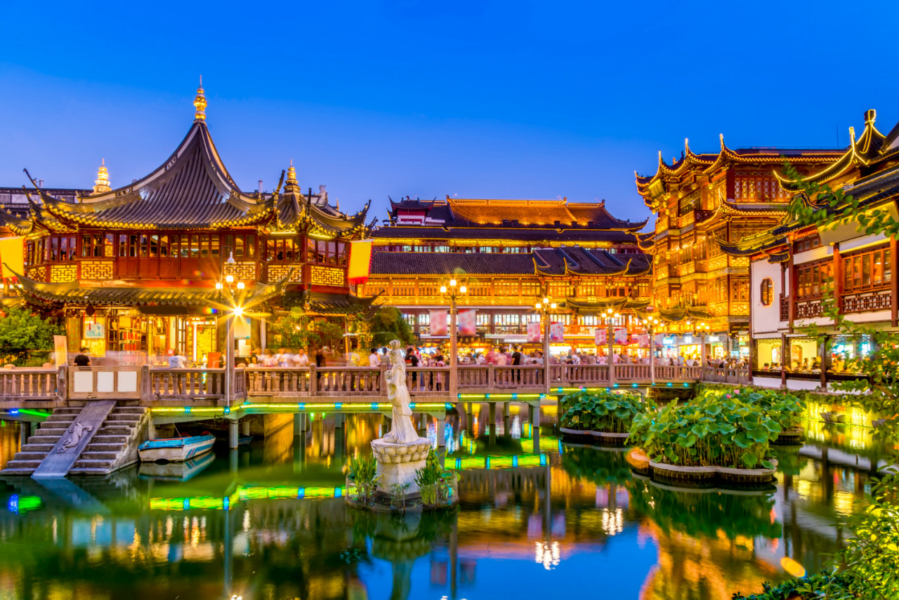 shanghai temple god night scene