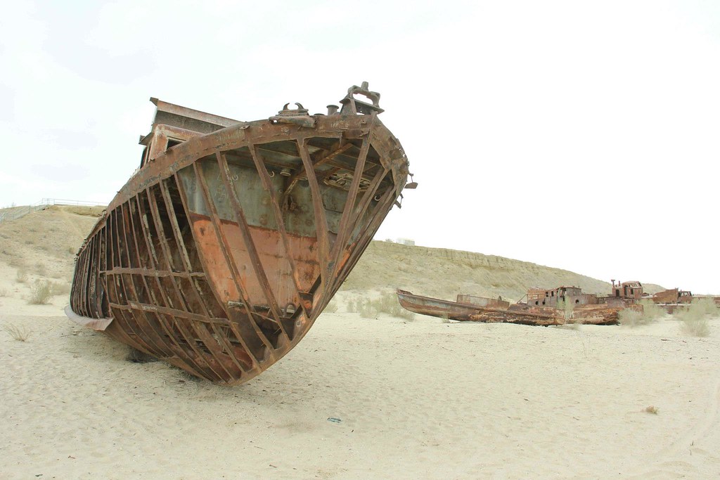 ship graveyard in muynak