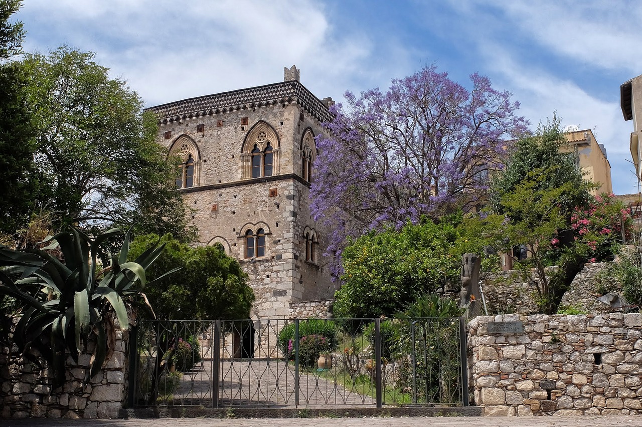 sicilia taormina jacaranda